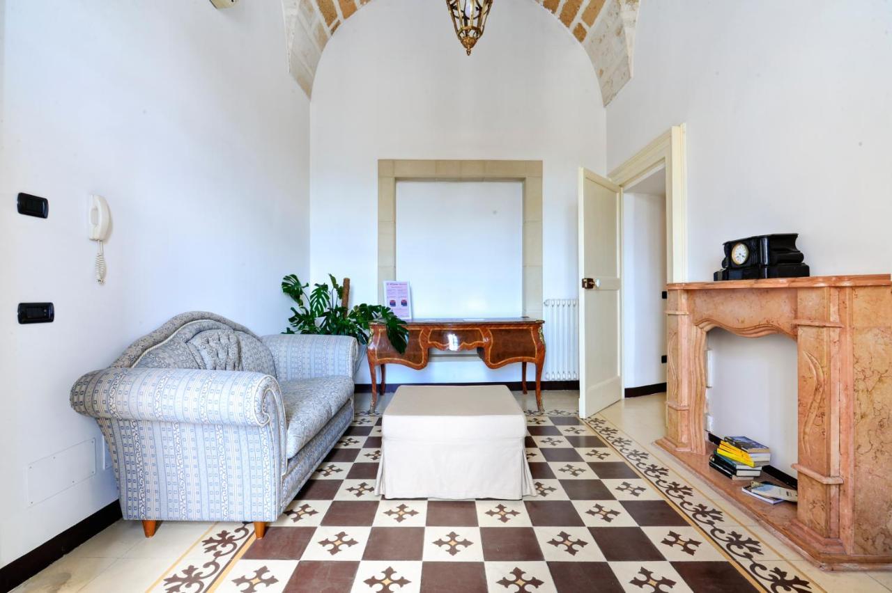 Castriota 19 - Jacuzzi Apartment Sit Lecce Extérieur photo